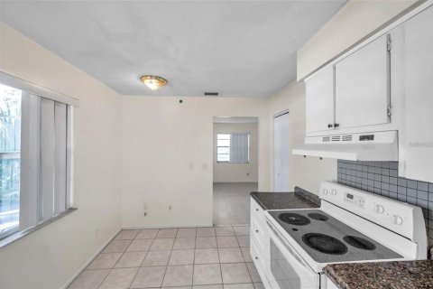 Commercial property in Largo, Florida 4 bedrooms, 171.5 sq.m. № 2101465 - photo 16