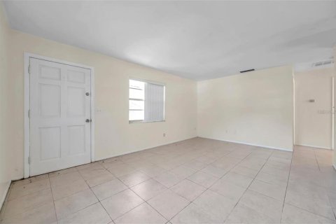 Commercial property in Largo, Florida 4 bedrooms, 171.5 sq.m. № 2101465 - photo 5