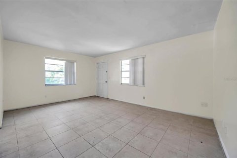 Commercial property in Largo, Florida 4 bedrooms, 171.5 sq.m. № 2101465 - photo 7