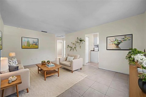 Commercial property in Largo, Florida 4 bedrooms, 171.5 sq.m. № 2101465 - photo 8