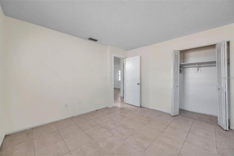 Commercial property in Largo, Florida 4 bedrooms, 171.5 sq.m. № 2101465 - photo 25