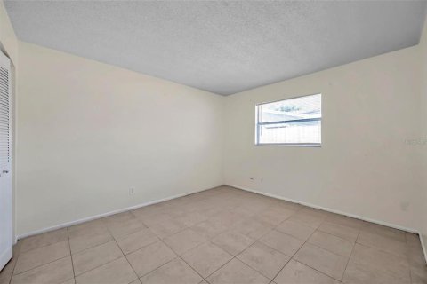 Commercial property in Largo, Florida 4 bedrooms, 171.5 sq.m. № 2101465 - photo 23