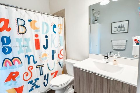 Condominio en venta en Doral, Florida, 3 dormitorios, 124.95 m2 № 2146513 - foto 22