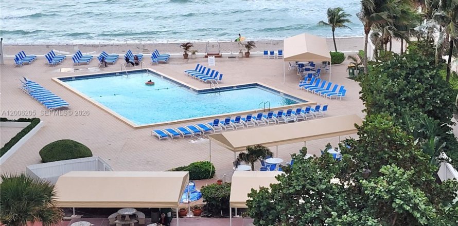 Condo à Hollywood, Floride, 1 chambre  № 2146059
