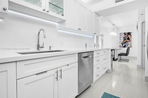 Купить кондоминиум в Авентура, Флорида 2 спальни, 101.45м2, № 1482070 - фото 15