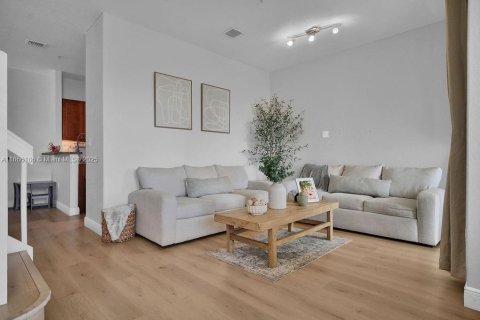 Купить виллу или дом в Майами, Флорида 3 спальни, 134.24м2, № 1923187 - фото 7