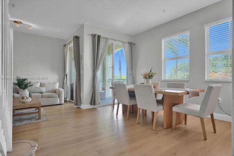 Дом в Майами, Флорида 3 спальни, 134.24м2 № 1923187