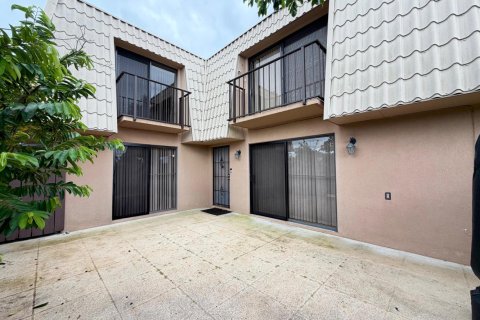 Touwnhouse à louer à West Palm Beach, Floride: 2 chambres, 114.83 m2 № 2434372 - photo 13