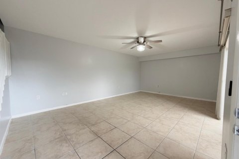 Touwnhouse à louer à West Palm Beach, Floride: 2 chambres, 114.83 m2 № 2434372 - photo 14