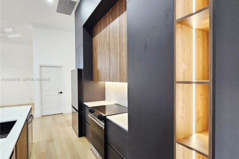 Casa en venta en Miramar, Florida, 5 dormitorios, 260.5 m2 № 2173656 - foto 25