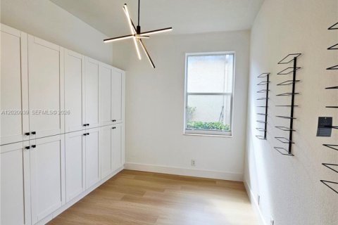 Casa en venta en Miramar, Florida, 5 dormitorios, 260.5 m2 № 2173656 - foto 27
