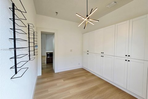 Casa en venta en Miramar, Florida, 5 dormitorios, 260.5 m2 № 2173656 - foto 28