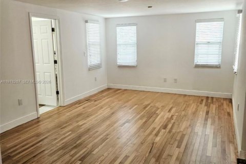 Снять в аренду виллу или дом в Майами, Флорида 3 спальни, 180.79м2, № 2050787 - фото 6