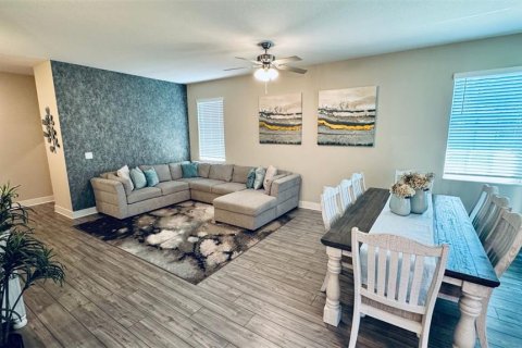 House in Kissimmee, Florida 3 bedrooms, 145.86 sq.m. № 2102432 - photo 6