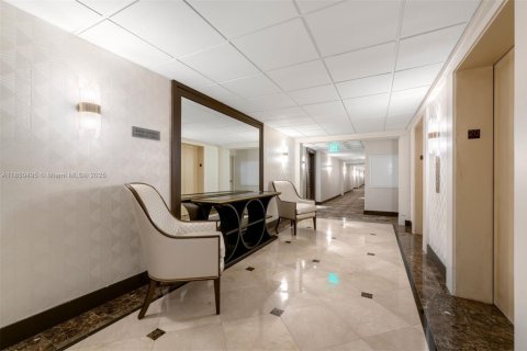 Condo in Bal Harbour, Florida, 2 bedrooms  № 1872215 - photo 29
