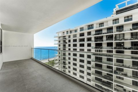 Condo in Bal Harbour, Florida, 2 bedrooms  № 1872215 - photo 6