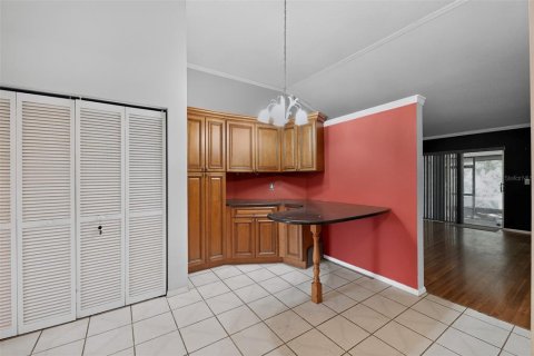 Duplex à vendre à Tampa, Floride: 2 chambres, 115.2 m2 № 2216555 - photo 9