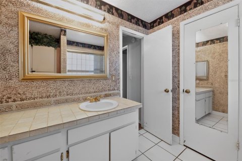 Duplex à vendre à Tampa, Floride: 2 chambres, 115.2 m2 № 2216555 - photo 16