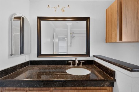 Duplex à vendre à Tampa, Floride: 2 chambres, 115.2 m2 № 2216555 - photo 18