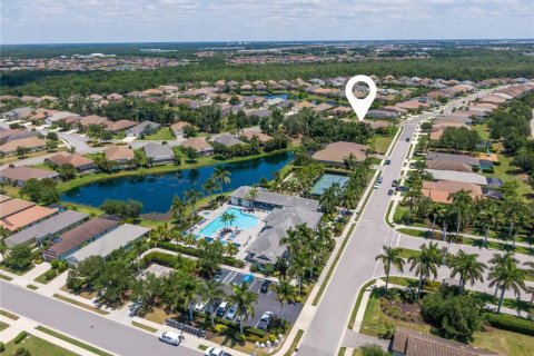 House in Bradenton, Florida 3 bedrooms, 156.26 sq.m. № 2156371 - photo 2