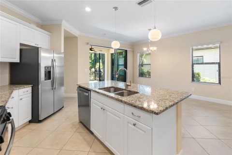 House in Bradenton, Florida 3 bedrooms, 156.26 sq.m. № 2156371 - photo 11