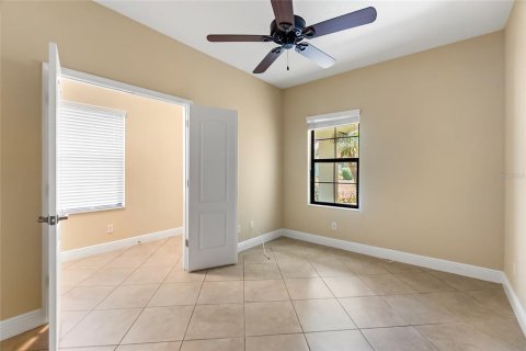 House in Bradenton, Florida 3 bedrooms, 156.26 sq.m. № 2156371 - photo 13