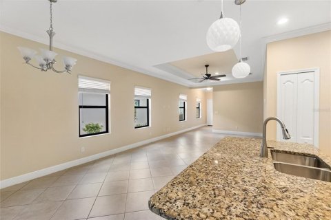 House in Bradenton, Florida 3 bedrooms, 156.26 sq.m. № 2156371 - photo 10