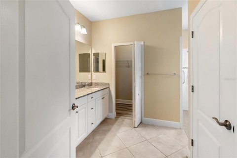 House in Bradenton, Florida 3 bedrooms, 156.26 sq.m. № 2156371 - photo 17