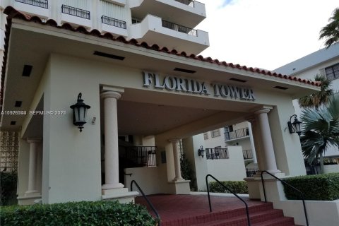 Condo in Miami Beach, Florida, 2 bedrooms № 1985864 - photo 5