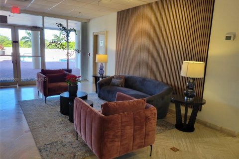 Condo in Miami Beach, Florida, 2 bedrooms № 1985864 - photo 22