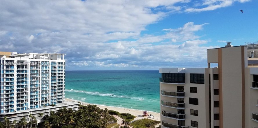 Condo in Miami Beach, Florida, 2 bedrooms № 1985864