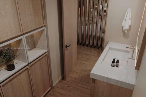 House in Miami, Florida 4 bedrooms, 309.18 sq.m. № 2033742 - photo 19