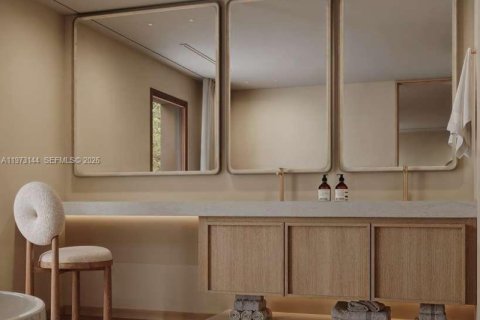 House in Miami, Florida 4 bedrooms, 309.18 sq.m. № 2033742 - photo 23