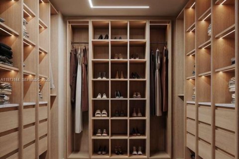 House in Miami, Florida 4 bedrooms, 309.18 sq.m. № 2033742 - photo 20