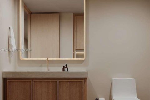 House in Miami, Florida 4 bedrooms, 309.18 sq.m. № 2033742 - photo 18