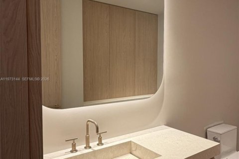 Casa en venta en Miami, Florida, 4 dormitorios, 309.18 m2 № 2033742 - foto 26