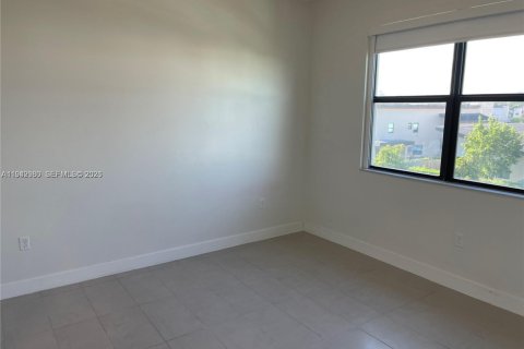 Condo in Doral, Florida, 2 bedrooms  № 1999300 - photo 3