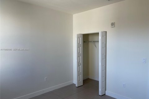 Condo in Doral, Florida, 2 bedrooms  № 1999300 - photo 7