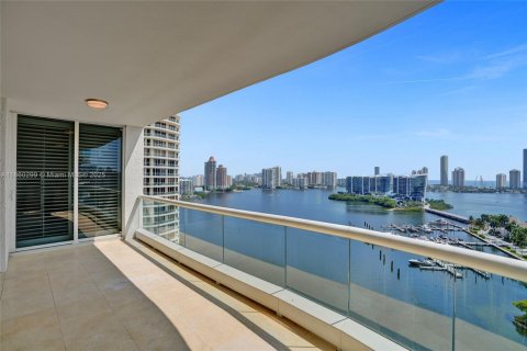 Condo in Aventura, Florida, 3 bedrooms  № 1887761 - photo 18