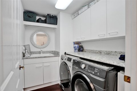 Condo in Aventura, Florida, 3 bedrooms  № 1887761 - photo 28