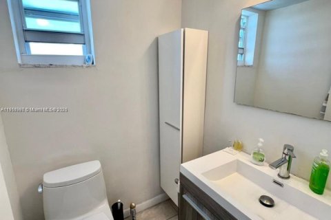 Commercial property in Miami Beach, Florida 1 bedroom, 78.13 sq.m. № 2015983 - photo 13