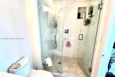 Commercial property in Miami Beach, Florida 1 bedroom, 78.13 sq.m. № 2015983 - photo 18