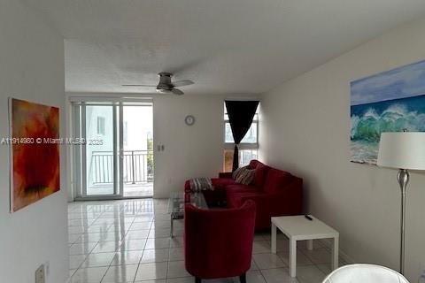 Commercial property in Miami Beach, Florida 1 bedroom, 78.13 sq.m. № 2015983 - photo 3