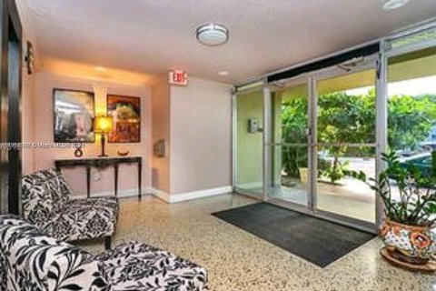 Commercial property in Miami Beach, Florida 1 bedroom, 78.13 sq.m. № 2015983 - photo 29