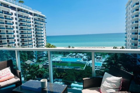 Condominio en venta en Miami Beach, Florida, 1 dormitorio, 78.97 m2 № 1776193 - foto 1