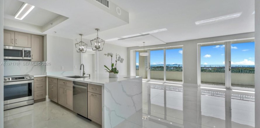 Condominio en Miami, Florida, 2 dormitorios  № 2032897