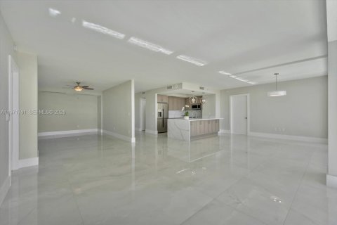 Condominio en venta en Miami, Florida, 2 dormitorios, 196.02 m2 № 2032897 - foto 9