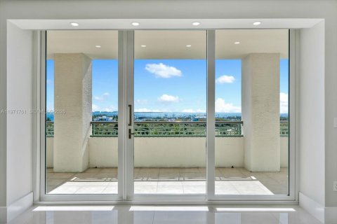 Condominio en venta en Miami, Florida, 2 dormitorios, 196.02 m2 № 2032897 - foto 15