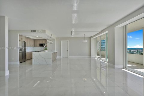 Condominio en venta en Miami, Florida, 2 dormitorios, 196.02 m2 № 2032897 - foto 5