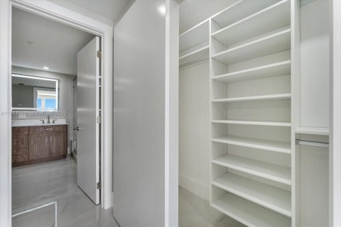 Condominio en venta en Miami, Florida, 2 dormitorios, 196.02 m2 № 2032897 - foto 23
